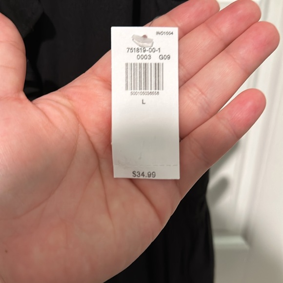 Old Navy Black Ruffle Short Sleeve VNeck Size Large NWT - Picture 9 of 10